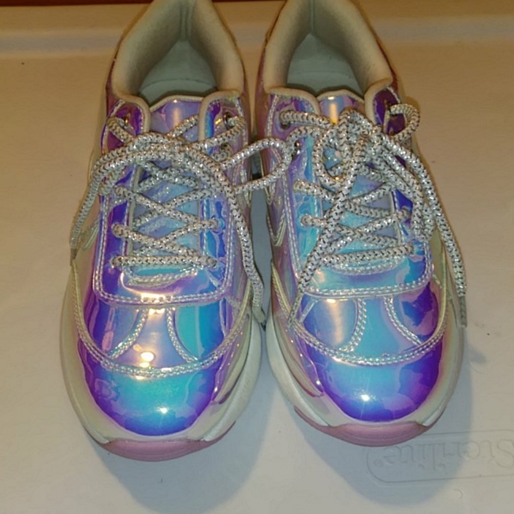 Girls metallic white shoes